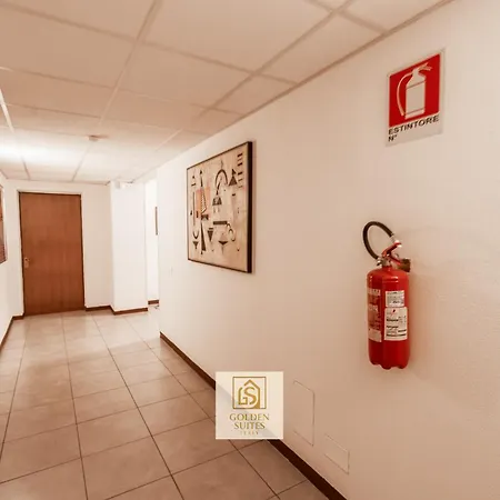 מלון דירות Capitol Palace