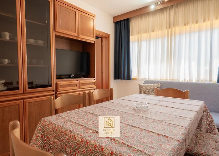 מלון דירות Capitol Palace *