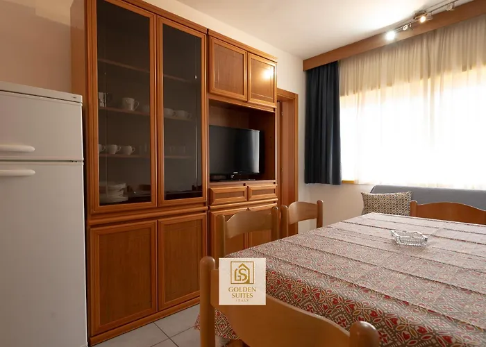 מלון דירות Capitol Palace *